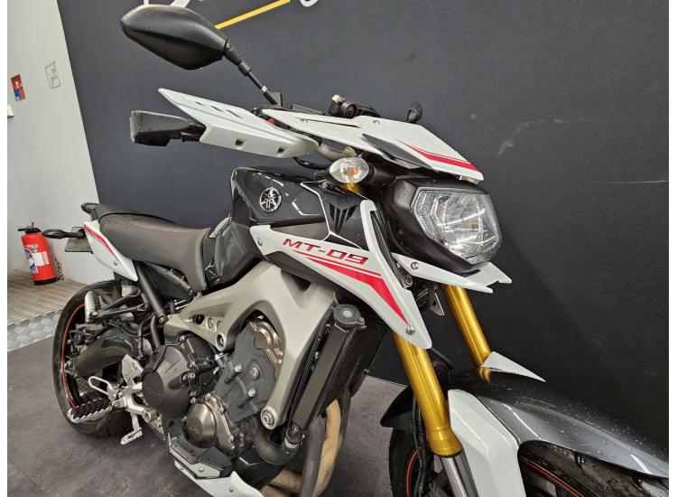 YAMAHA MT 09 STREET RALLY REVISEE ET GARANTIE 12 MOIS !