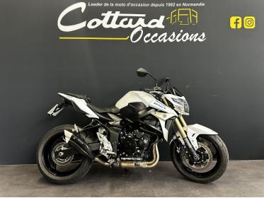 SUZUKI GSR 750