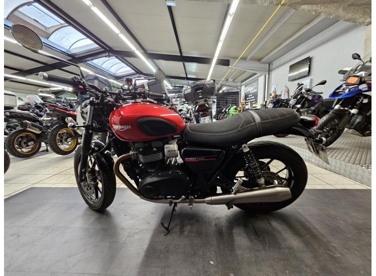 TRIUMPH STREET TWIN  900 BRIDABLE A2 REVISEE ET GARANTIE !